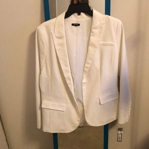 White Apt 9 blazer New with tag still on